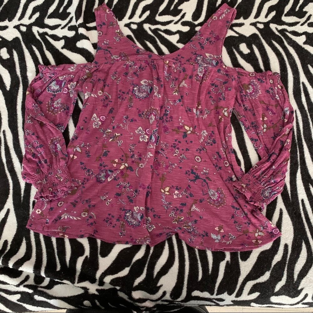 Cold shoulder top